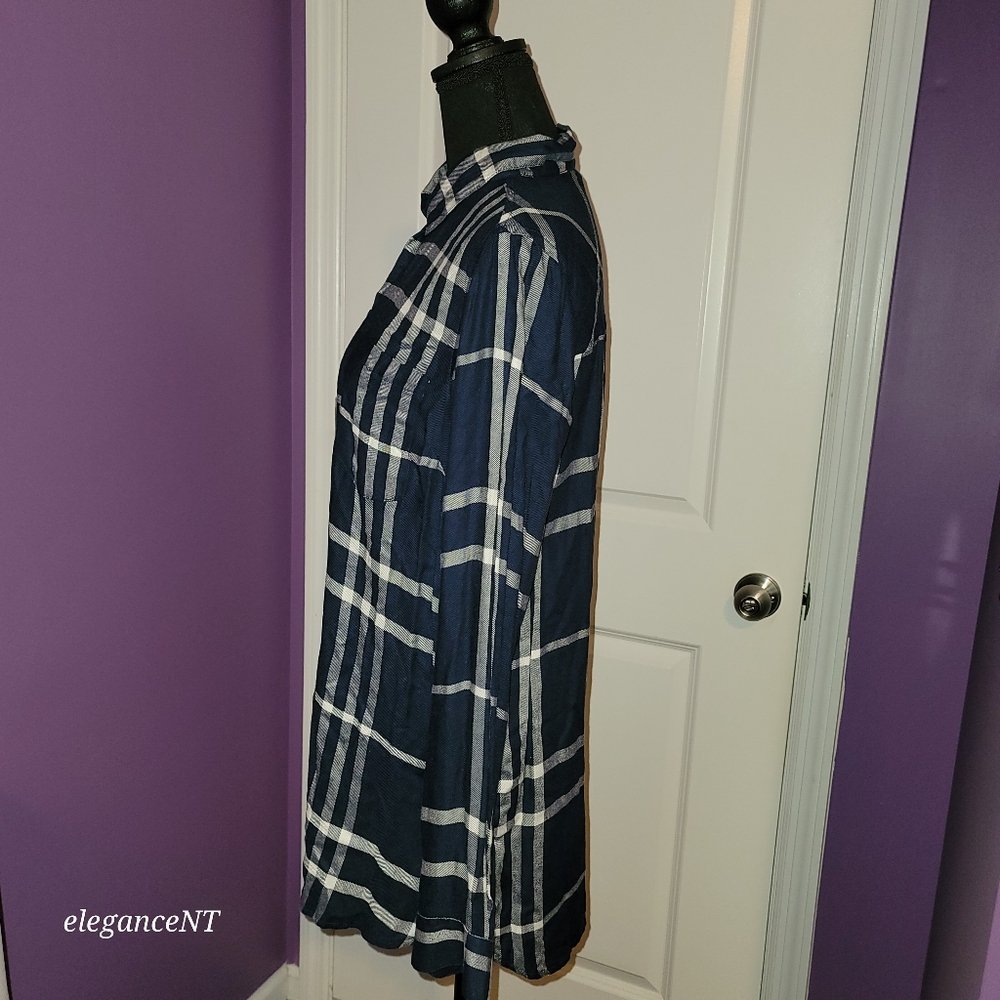 Old Navy Plaid Blue/White Classic Shirt with Front Pocket Sz: L NWT - Picture 4 of 7